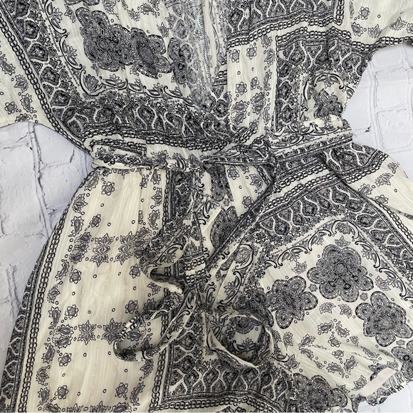 Love Stitch Paisley Print Bohemian Style Romper - Picture 5 of 8